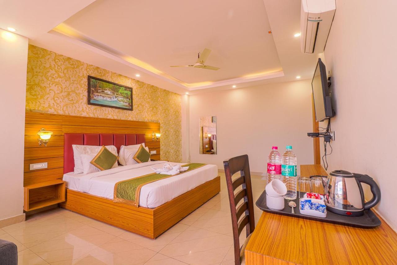 The Glory Hotel Дехрадун Экстерьер фото