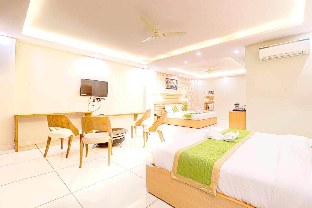 The Glory Hotel Дехрадун Экстерьер фото